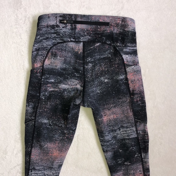 Lululemon Black Pink Grey Workout Leggings with Pockets - Picture 4 of 5